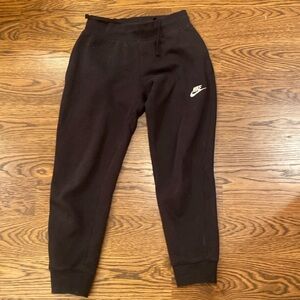 Youth Small Black Nike sweatpants!